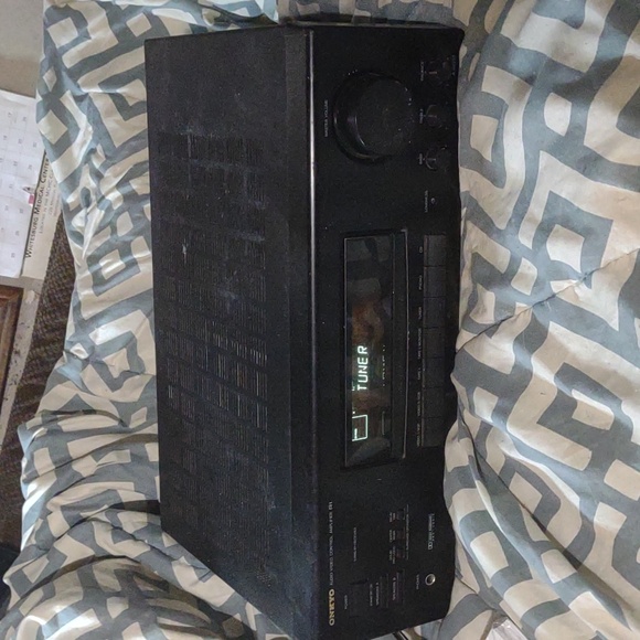 2.8 Amp Onkyo integrated receiver - Picture 3 of 6